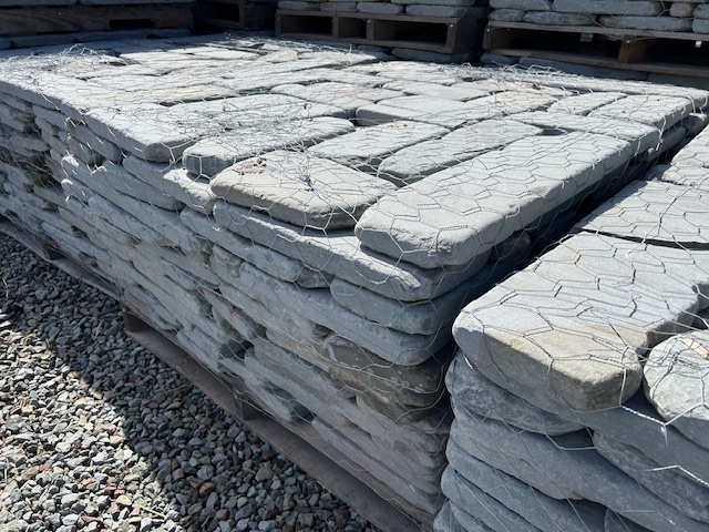 Lot #2: 1 pallet 1.5" Tumbled Irregular Pavers 2